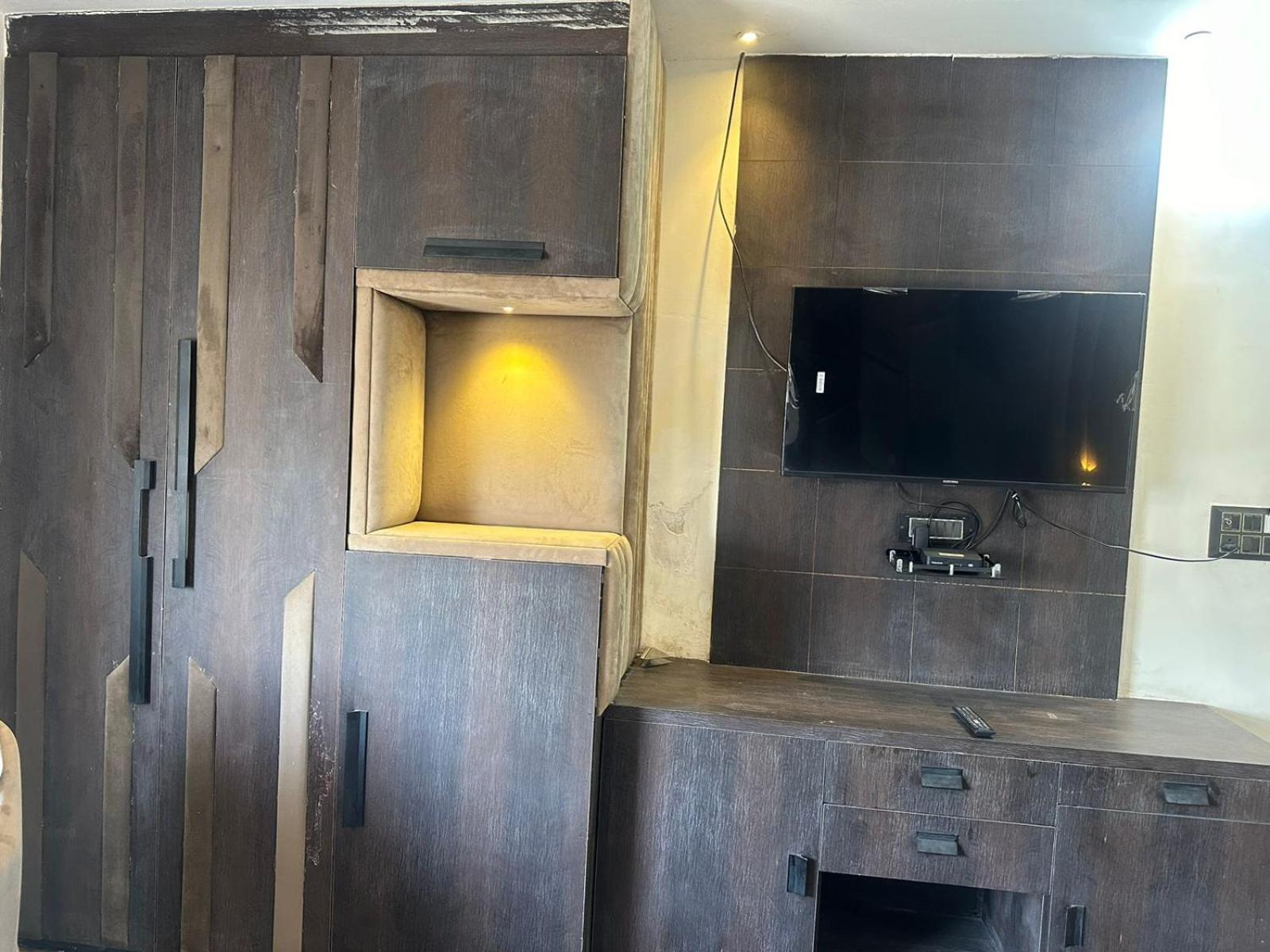 Hotel Kritika Greater Noida Zewnętrze zdjęcie